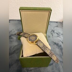 Brand New Gucci G-Timeless Signature GG & Bee Watch 38mm